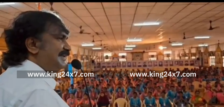 கரூரில்  இளைஞர் வரலாற்று தேசபக்தித் திருவிழா-முன்னணி தேசிய வரலாற்று பேராசிரியர்கள் பங்கேற்பு.