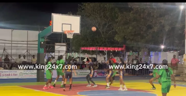 கரூரில் நடைபெற்ற ஒன்பதாவது மாநில அளவிலான கூடைப்பந்து போட்டியில் வீரர்கள் உற்சாகம். கரூரில் நடைபெற்ற ஒன்பதாவது மாநில அளவிலான கூடைப்பந்து போட்டியில் வீரர்கள் உற்சாகம்.