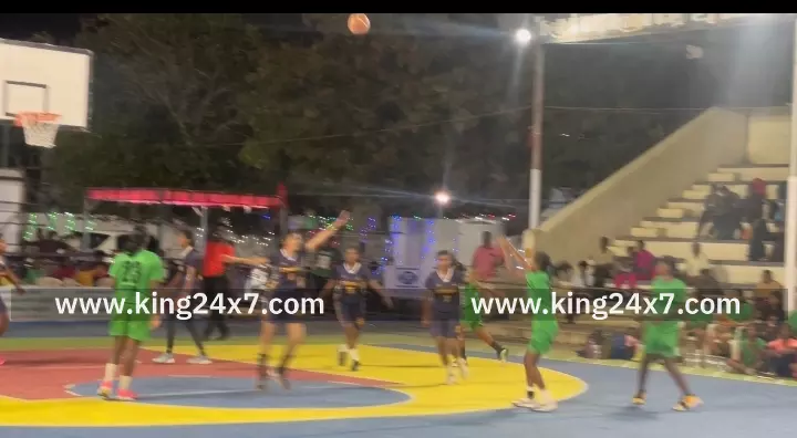 கரூரில் நடைபெற்ற ஒன்பதாவது மாநில அளவிலான கூடைப்பந்து போட்டியில் வீரர்கள் உற்சாகம். கரூரில் நடைபெற்ற ஒன்பதாவது மாநில அளவிலான கூடைப்பந்து போட்டியில் வீரர்கள் உற்சாகம்.