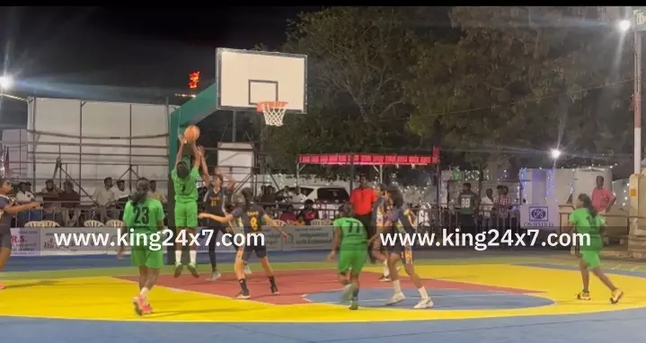 கரூரில் நடைபெற்ற ஒன்பதாவது மாநில அளவிலான கூடைப்பந்து போட்டியில் வீரர்கள் உற்சாகம். கரூரில் நடைபெற்ற ஒன்பதாவது மாநில அளவிலான கூடைப்பந்து போட்டியில் வீரர்கள் உற்சாகம்.