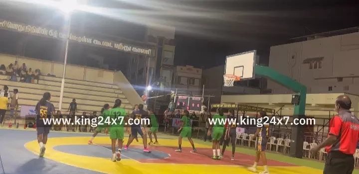 கரூரில் நடைபெற்ற ஒன்பதாவது மாநில அளவிலான கூடைப்பந்து போட்டியில் வீரர்கள் உற்சாகம். கரூரில் நடைபெற்ற ஒன்பதாவது மாநில அளவிலான கூடைப்பந்து போட்டியில் வீரர்கள் உற்சாகம்.