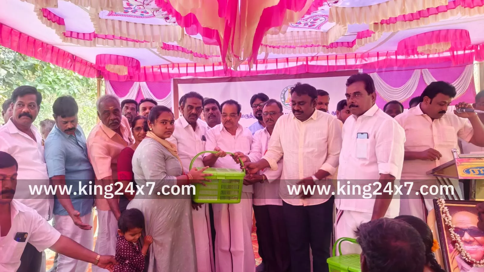 குண்ணத்தூரில் “நலம் காக்கும் ஸ்டாலின்” உயர்தர சிறப்பு மருத்துவ முகாம். குண்ணத்தூரில் “நலம் காக்கும் ஸ்டாலின்” உயர்தர சிறப்பு மருத்துவ முகாம்.