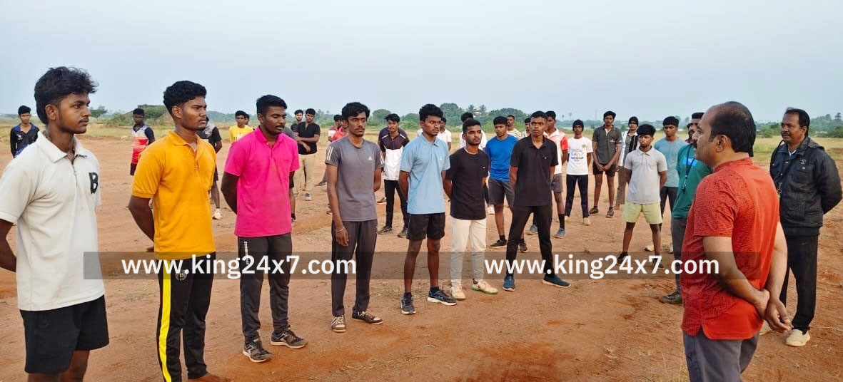 உடற்பயிற்சி வகுப்பினை பார்வையிட்ட கலெக்டர்