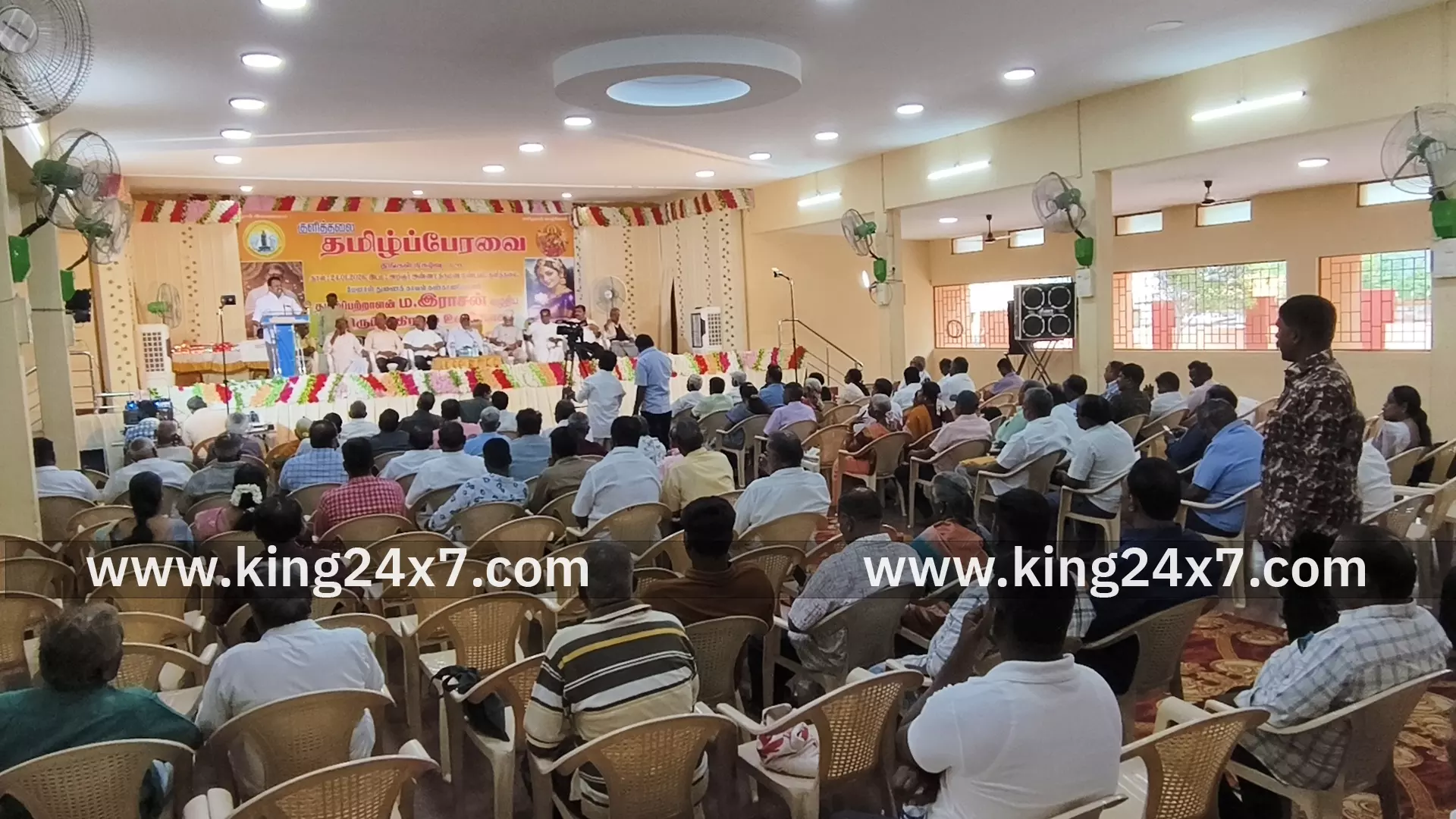 குளித்தலையில் முன்னாள் டிஎஸ்பி ராசன் எழுதிய நூல் வெளியீட்டு விழா குளித்தலையில் முன்னாள் டிஎஸ்பி ராசன் எழுதிய நூல் வெளியீட்டு விழா