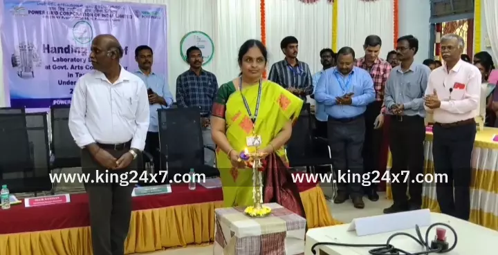 ரூபாய் சுமார் பத்து லட்சம் மதிப்பில் பவர் கிரீட் CSR நிதியில் கரூர் அரசு கலைக் கல்லூரியில் ஊட்டச்சத்து மற்றும் ஆய்வகம் திறப்பு விழா நடைபெற்றது. ரூபாய் சுமார் பத்து லட்சம் மதிப்பில் பவர் கிரீட் CSR நிதியில் கரூர் அரசு கலைக் கல்லூரியில் ஊட்டச்சத்து மற்றும் ஆய்வகம் திறப்பு விழா நடைபெற்றது.