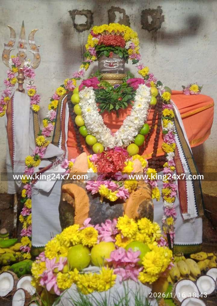 கடவூர் பகுதிகளில் நடந்த தை மாத பிரதோச நிகழ்ச்சியில் திரளான பக்தர்கள் கலந்து கொண்டு தரிசனம் செய்தனர்