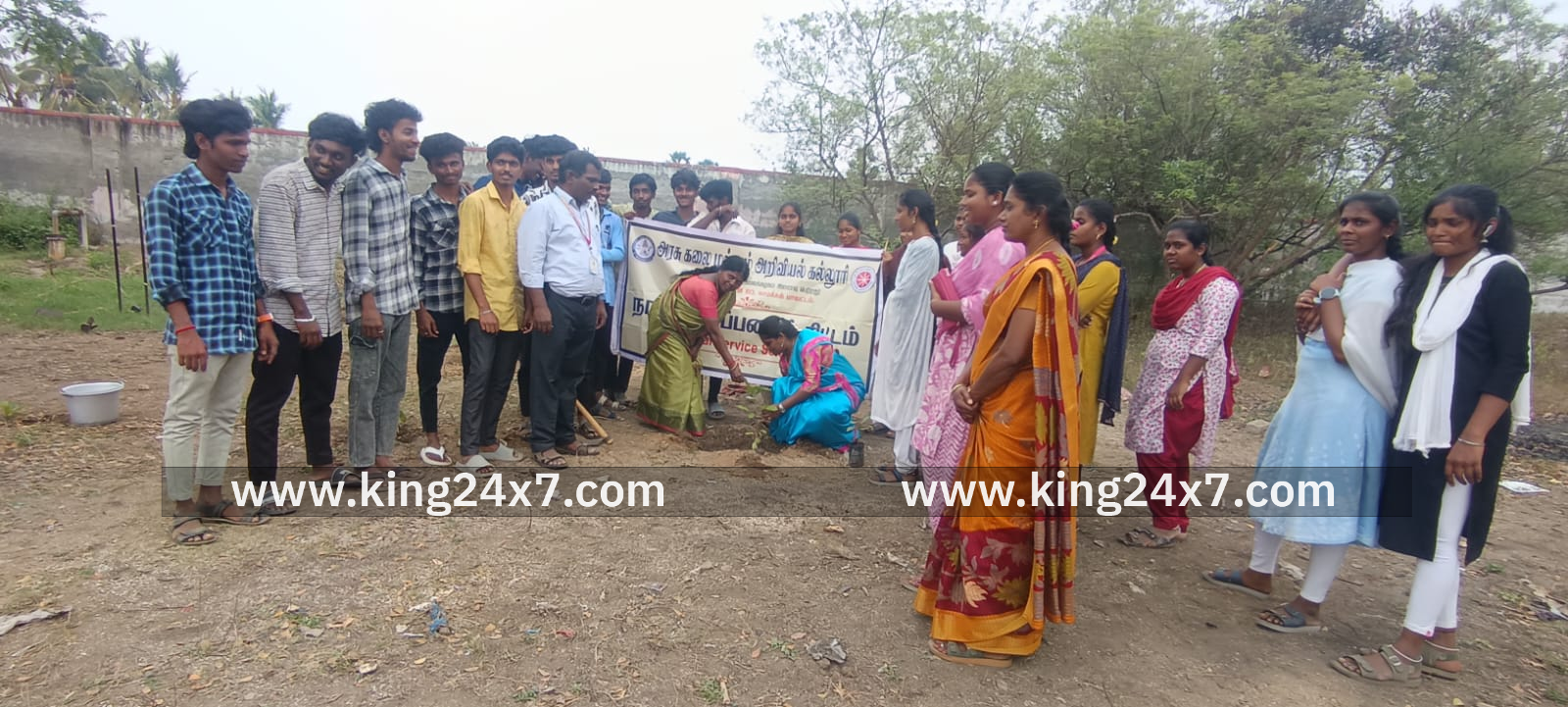 அரசு கலை மற்றும் அறிவியல் கல்லூரி சார்பில் நாட்டு நலப்பணித் திட்ட முகாம்