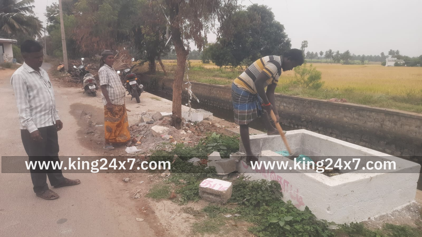 வாய்க்கால் கரை ஆக்கிரமிப்பை அகற்றிய
பொதுப்பணித்துறையினர்