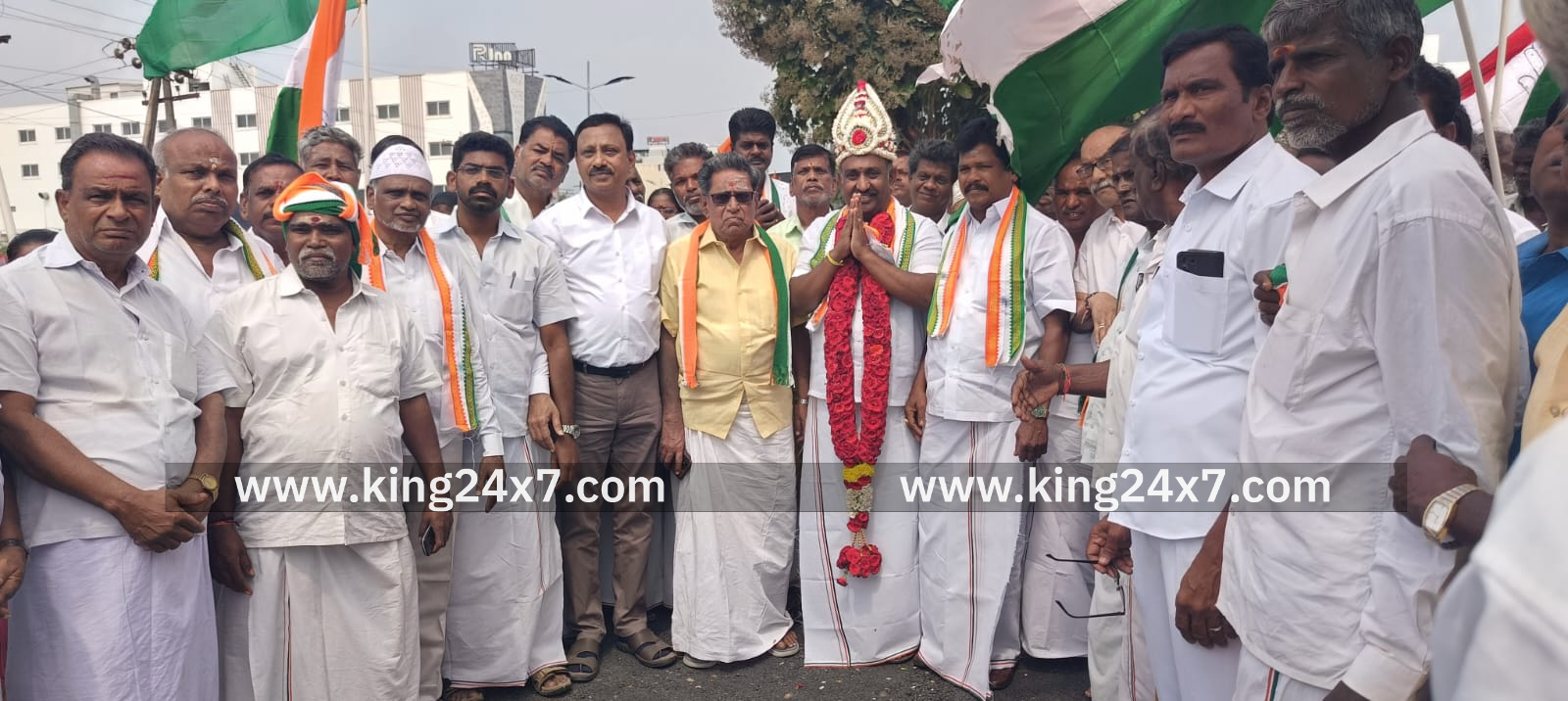 ஆரணியில் காங்கிரஸ் கட்சி சார்பில் ஊர்வலம்