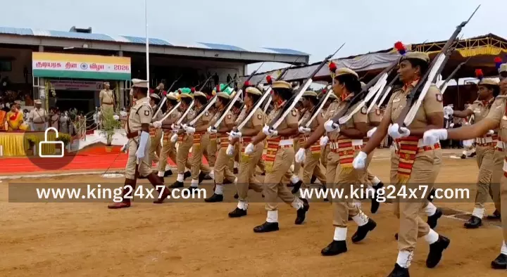 கரூரில் நடைபெற்ற குடியரசு தின விழாவில் 34 பயனாளிகளுக்கு ரூபாய் சுமார் 55 லட்சம் மதிப்பீட்டில் நலத்திட்டங்களை வழங்கி வாழ்த்து தெரிவித்தார் மாவட்ட ஆட்சியர் தங்கவேல். கரூரில் நடைபெற்ற குடியரசு தின விழாவில் 34 பயனாளிகளுக்கு ரூபாய் சுமார் 55 லட்சம் மதிப்பீட்டில் நலத்திட்டங்களை வழங்கி வாழ்த்து தெரிவித்தார் மாவட்ட ஆட்சியர் தங்கவேல்.