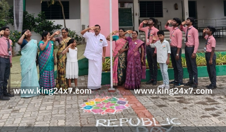 கரூர்-மலர் மெட்ரிக் மேல்நிலைப் பள்ளியில் 77வது குடியரசு தின விழா கொண்டாட்டம்.