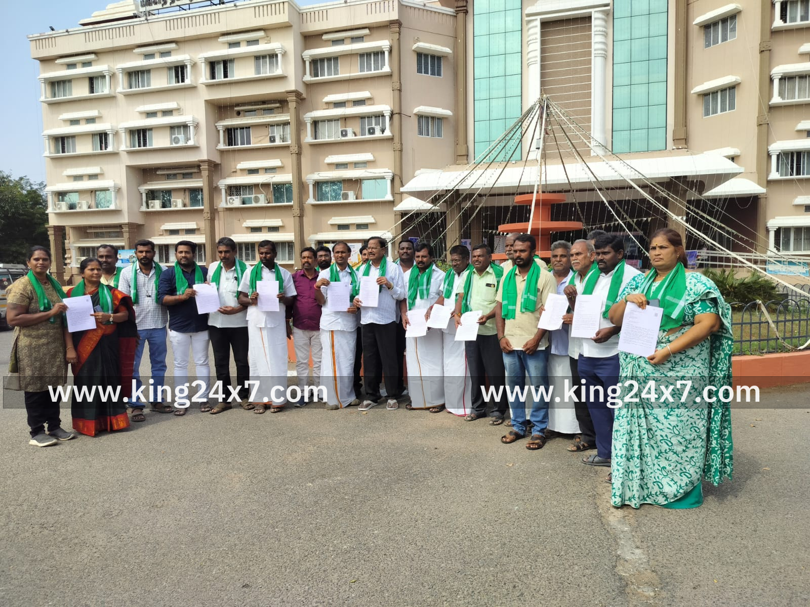 பிள்ளாநல்லூர் ஏரியில்,அனுமதிக்கப்பட்ட அளவைவிட அதிகமாக கிராவல் மண் அள்ளிச் சென்ற ஒப்பந்ததாரர் மீது நடவடிக்கை எடுக்க வேண்டும்-பாஜக மாநில துணைத்தலைவர் வி.பி.துரைசாமி வலியுறுத்தல்