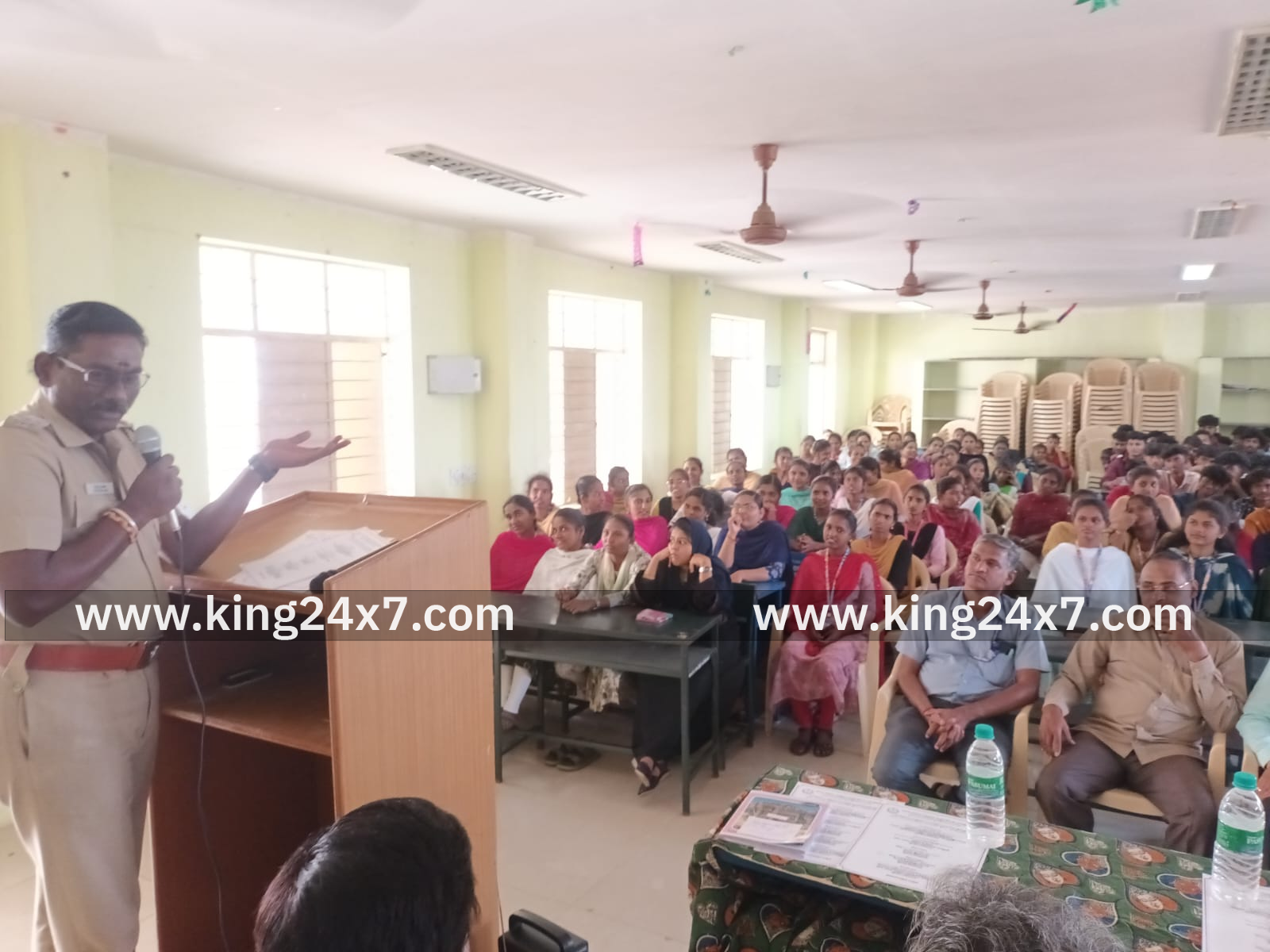 சாலை பாதுகாப்பு குறித்த விழிப்புணர்வு நிகழ்ச்சி