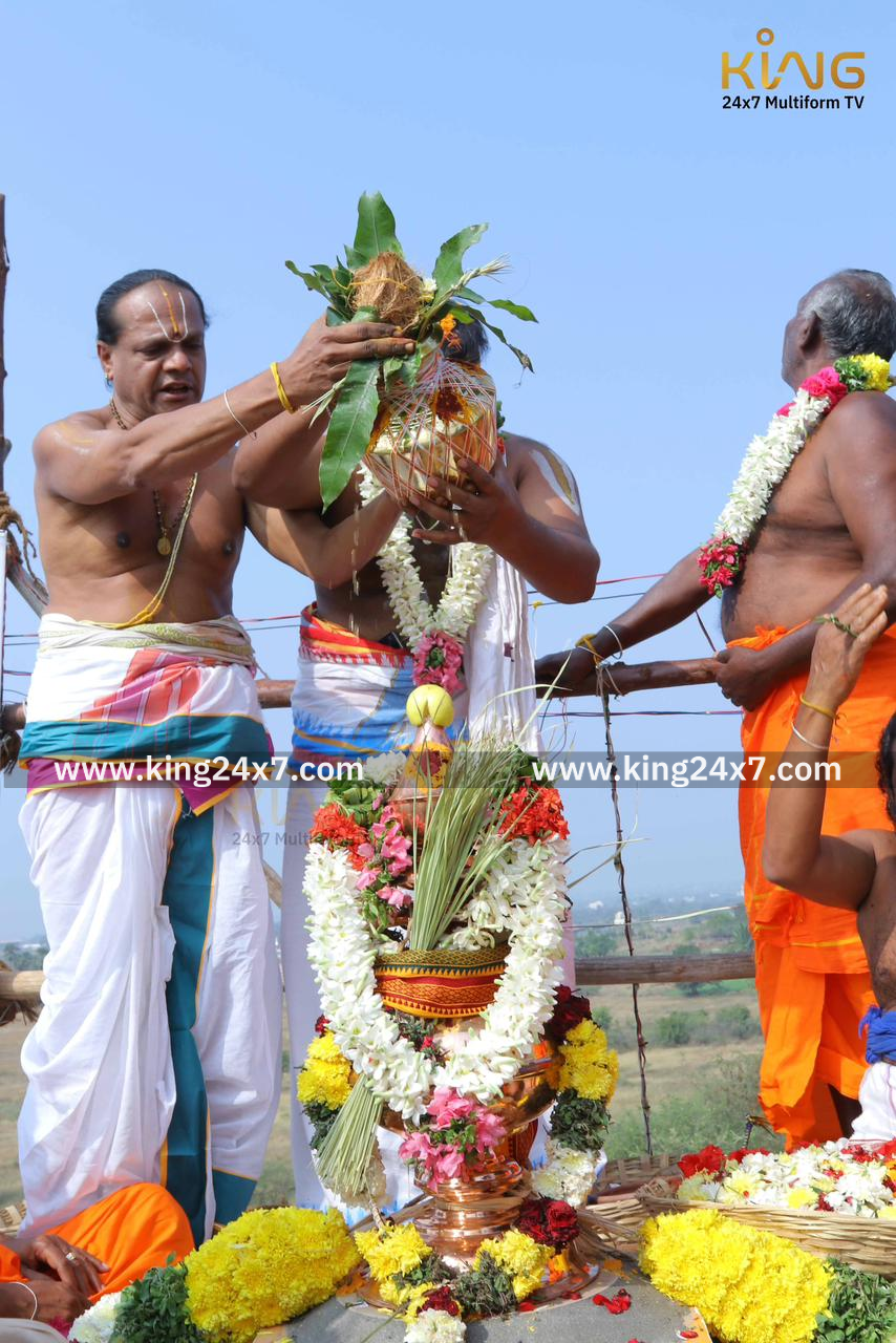 வள்ளிபுரம் தொட்டிப்பட்டி கிராமத்தில் ஸ்ரீ மொச்சகொட்டை பெருமாள் கோயிலில் சிறப்பாக நடைபெற்ற மகா கும்பாபிஷேக விழா.