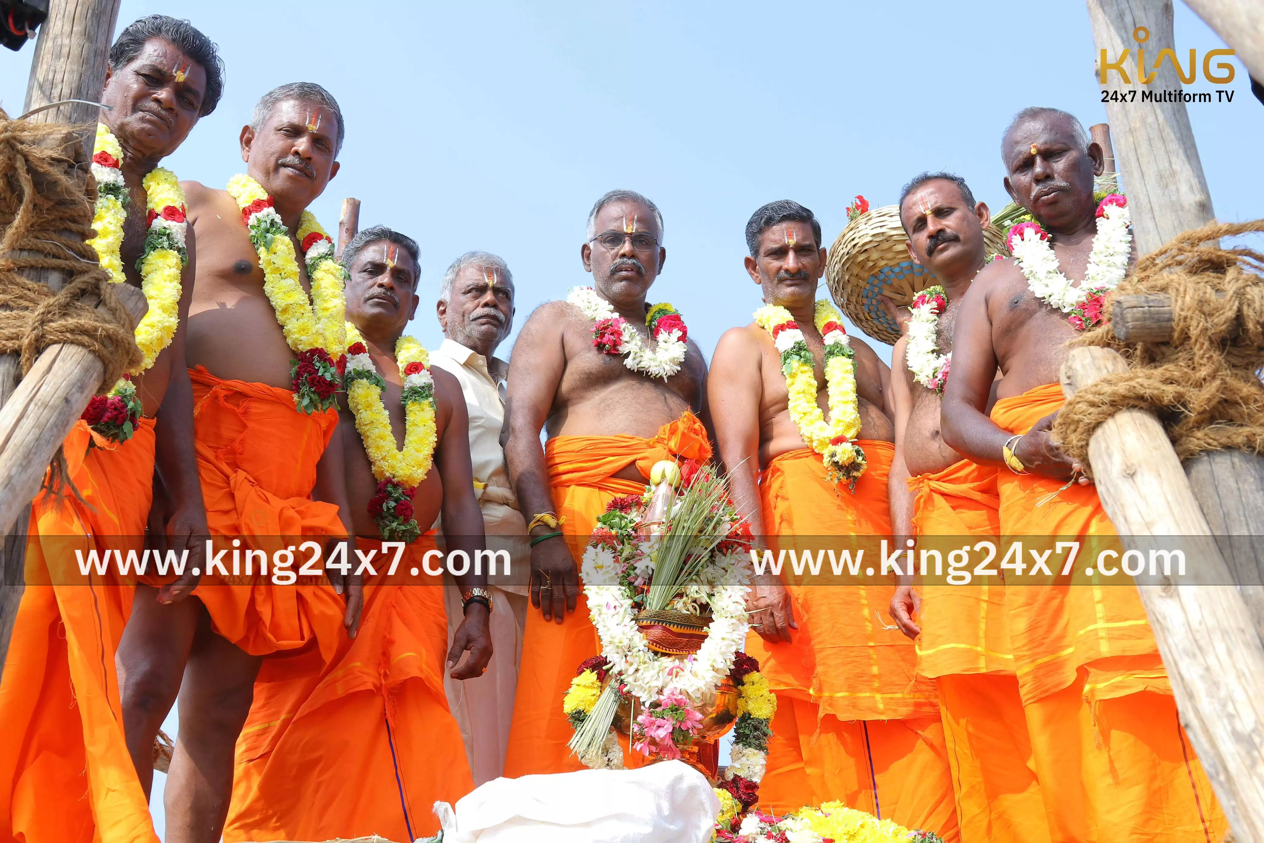 வள்ளிபுரம் தொட்டிப்பட்டி கிராமத்தில் ஸ்ரீ மொச்சகொட்டை பெருமாள் கோயிலில் சிறப்பாக நடைபெற்ற மகா கும்பாபிஷேக விழா. வள்ளிபுரம் தொட்டிப்பட்டி கிராமத்தில் ஸ்ரீ மொச்சகொட்டை பெருமாள் கோயிலில் சிறப்பாக நடைபெற்ற மகா கும்பாபிஷேக விழா.