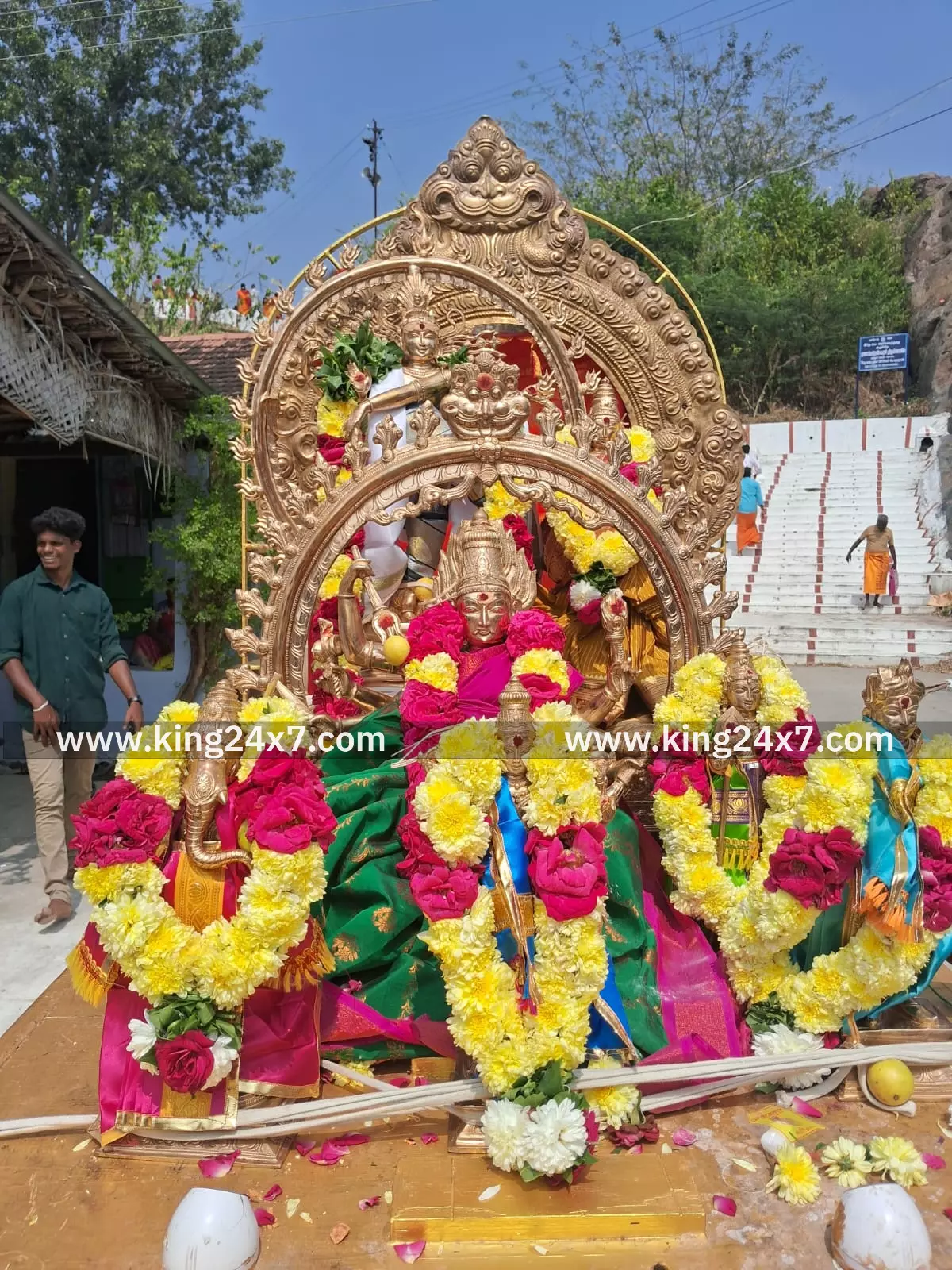 படைவெட்டிஅம்மன் தீர்த்த குட ஊர்வலம்