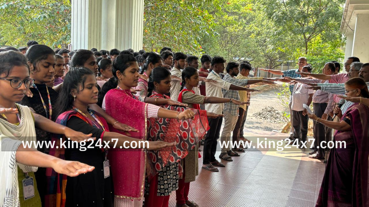 அரசு கலைகலைக் கல்லூரியில்
 காந்தி நினைவு தினம் அனுஷ்டிப்பு