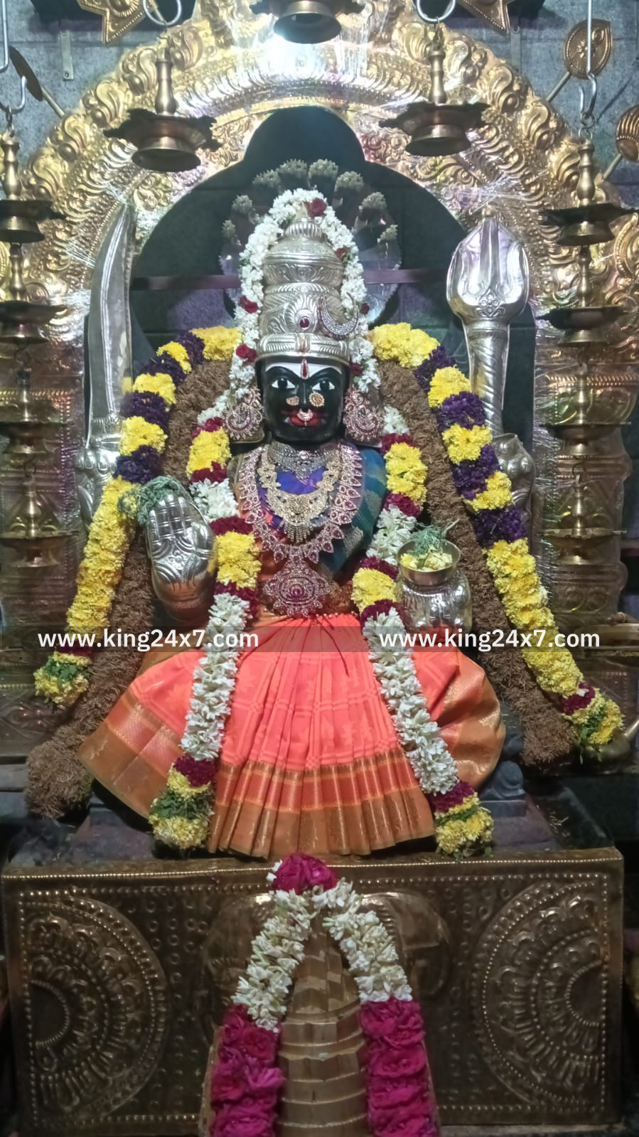 அம்மன் கோவில்களில் சிறப்பு வழிபாடு