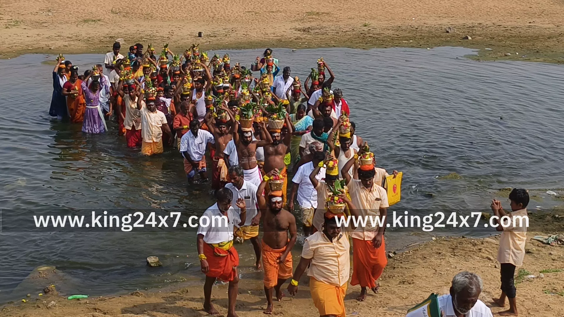 மாகாளிப்பட்டியில் சாத்தால குல பங்காளிகள் சார்பில் கும்பாபிஷேக விழா மாகாளிப்பட்டியில் சாத்தால குல பங்காளிகள் சார்பில் கும்பாபிஷேக விழா