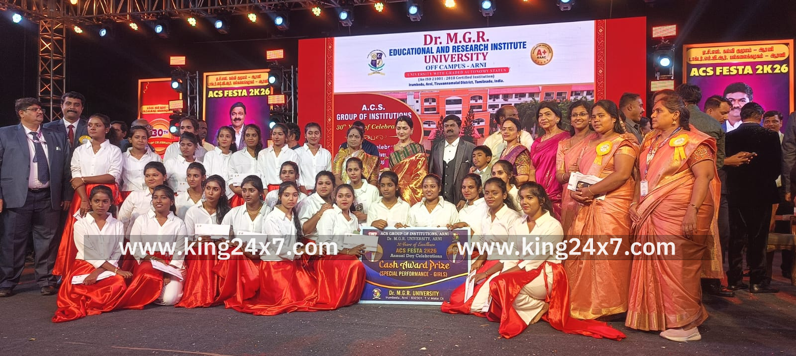 தன்னம்பிக்கை இருந்தால் வாழ்க்கையில் முன்னேறி விடலாம்.

மாணவர்களிடையே நடிகை குஷ்பூ பேச்சு.