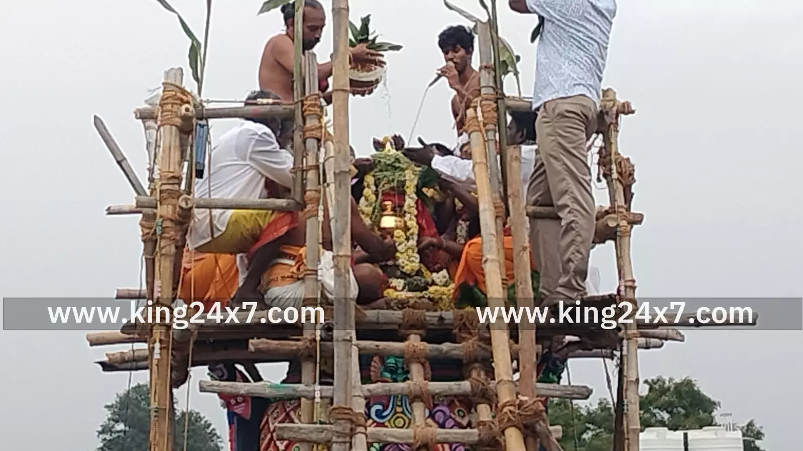 புதுக்கோட்டை காந்திநகர் ஐந்தாம் வீதியில் அருள்மிகு ஸ்ரீ சித்தி விநாயகர் ஸ்ரீ பாலாஜி அம்மன் ஸ்ரீ பாலமுருகன் ஆலய அஷ்டபந்தன மகா கும்பாபிஷேக விழா.*