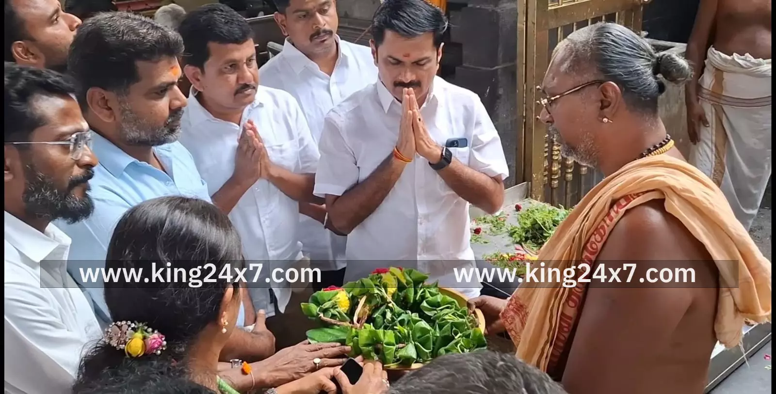 ஹெச்.ராஜா பூரண குணமடைய வேண்டி நாமக்கல் ஆஞ்சநேயர் கோவிலில் பாஜகவினர் சிறப்பு வழிப்பாடு செய்தனர்