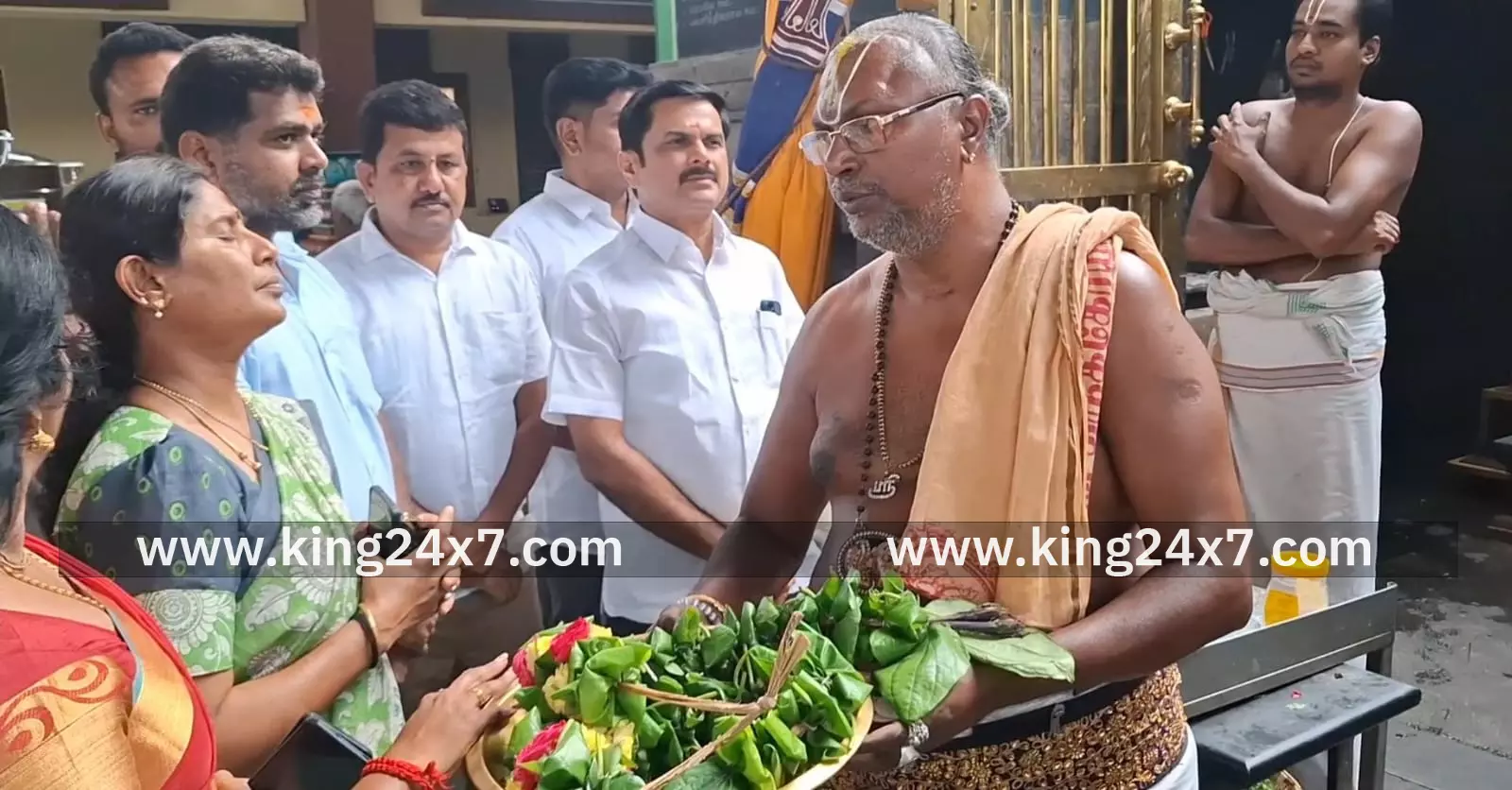 ஹெச்.ராஜா பூரண குணமடைய வேண்டி நாமக்கல் ஆஞ்சநேயர் கோவிலில் பாஜகவினர் சிறப்பு வழிப்பாடு செய்தனர்