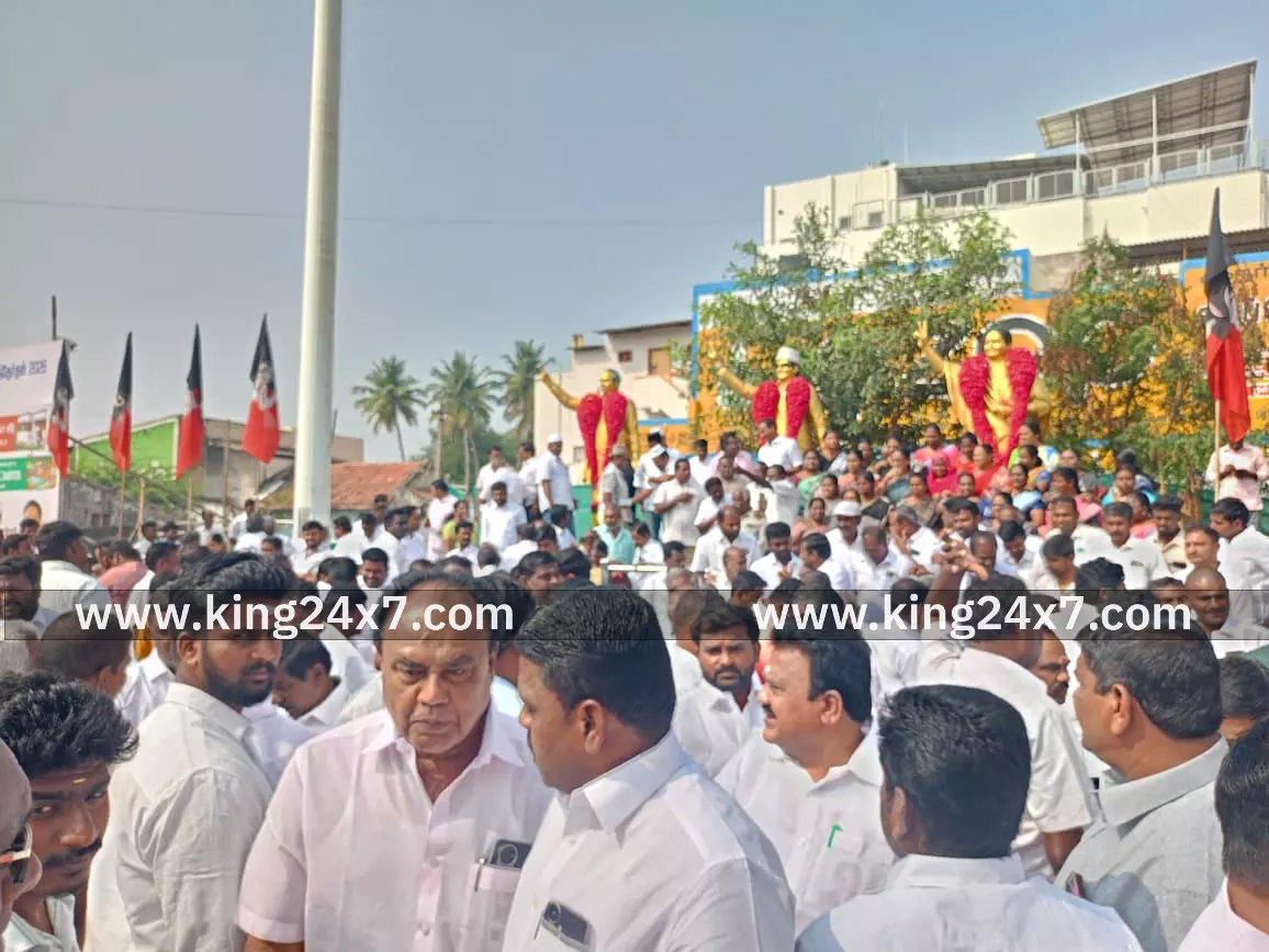 குளித்தலை அதிமுக கிழக்கு ஒன்றியம் சார்பில் அறிஞர் அண்ணா நினைவு நாள் அனுசரிப்பு குளித்தலை அதிமுக கிழக்கு ஒன்றியம் சார்பில் அறிஞர் அண்ணா நினைவு நாள் அனுசரிப்பு