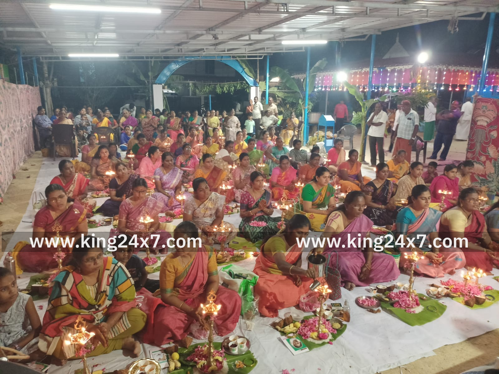 ராமாபுரம்புதூர் அன்புநகர்–3ல் திருவிளக்கு பூஜை சிறப்பாக நடைபெற்றது.